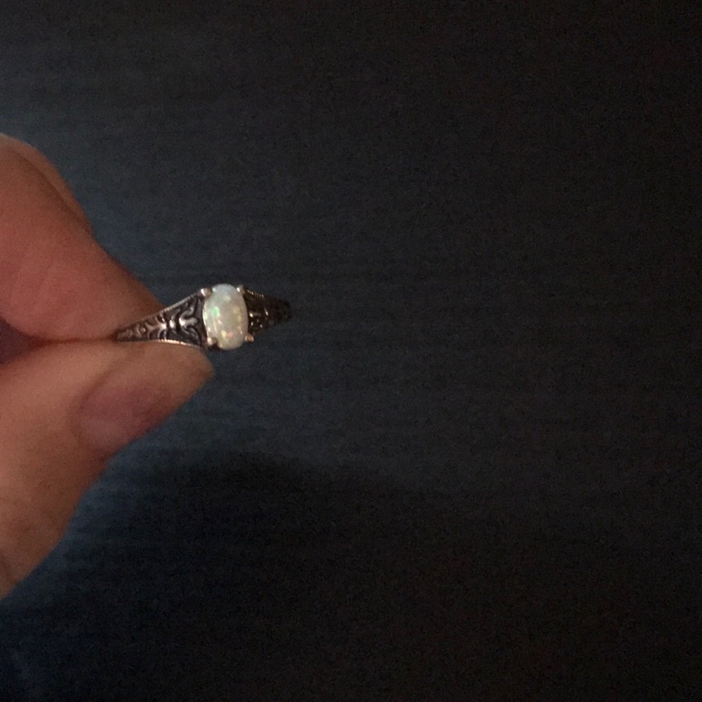 Ring - Picture 2 of 3